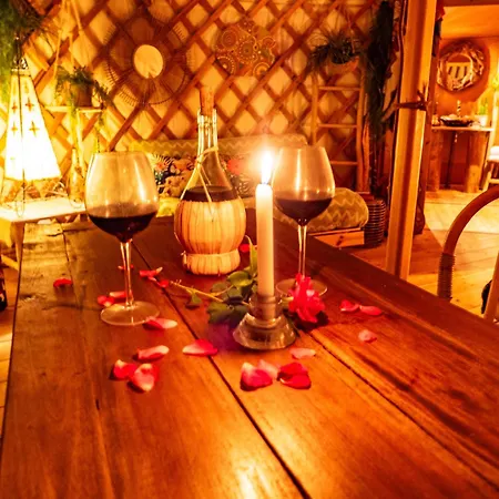 Luxury tent 2 Cuori E 1 Yurta Glamping In Tuscany - Adults Only