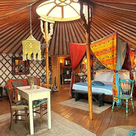 2 Cuori E 1 Yurta Glamping In Tuscany - Adults Only * Asciano