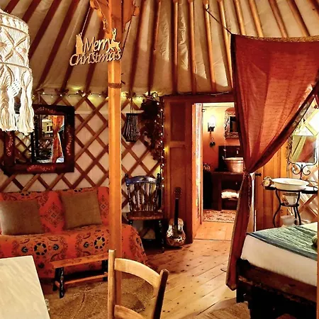 2 Cuori E 1 Yurta Glamping In Tuscany - Adults Only *