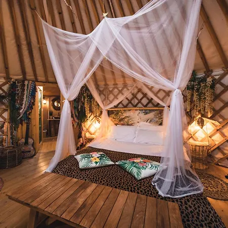2 Cuori E 1 Yurta Glamping In Tuscany - Adults Only Lüks kamp alanı