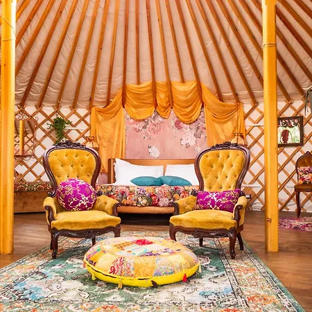 Lüks kamp alanı 2 Cuori E 1 Yurta Glamping In Tuscany - Adults Only *